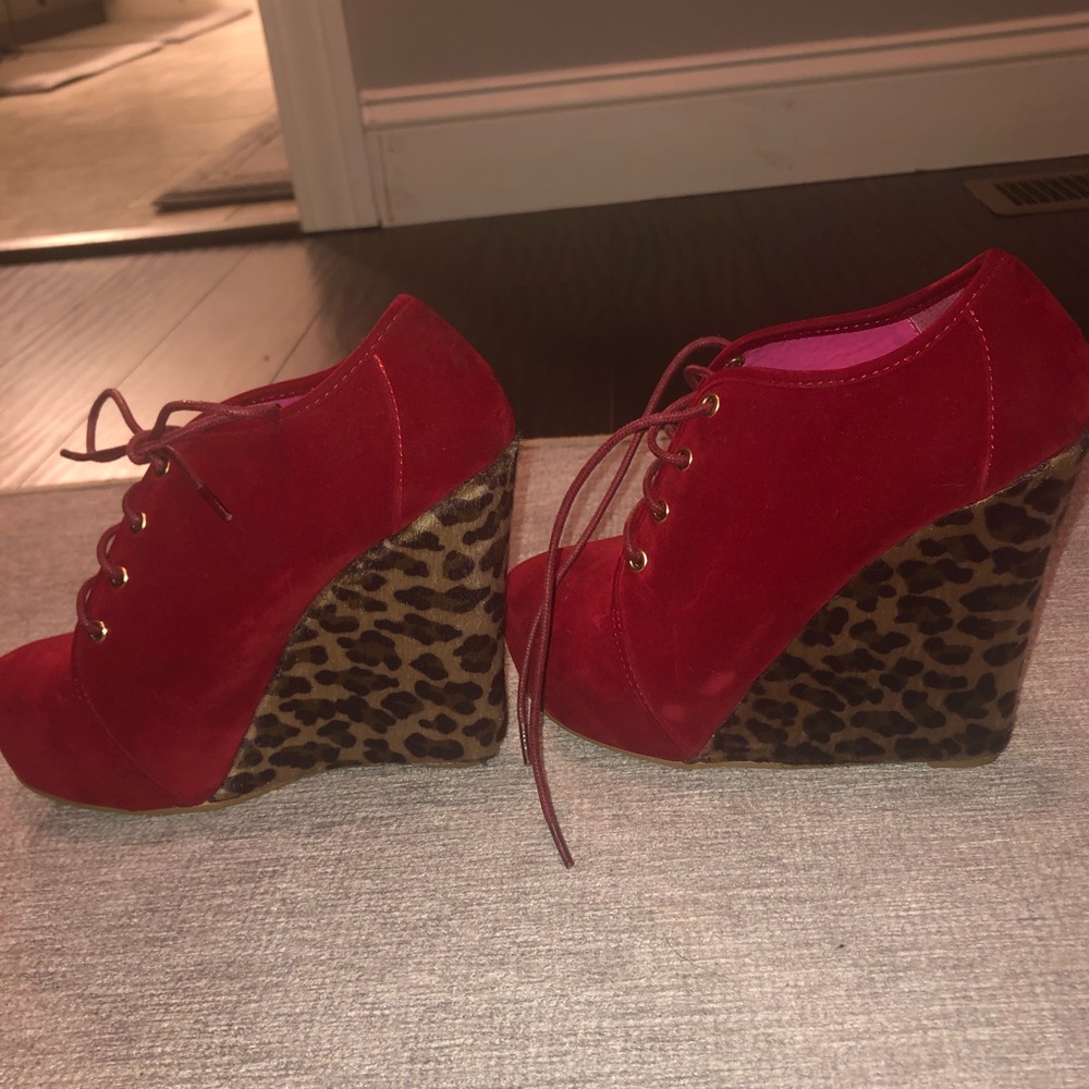 Red & leopard wedges - Picture 5 of 7